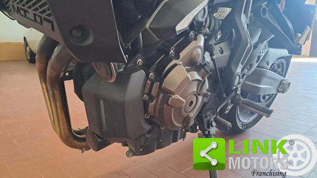 YAMAHA MT-07 .