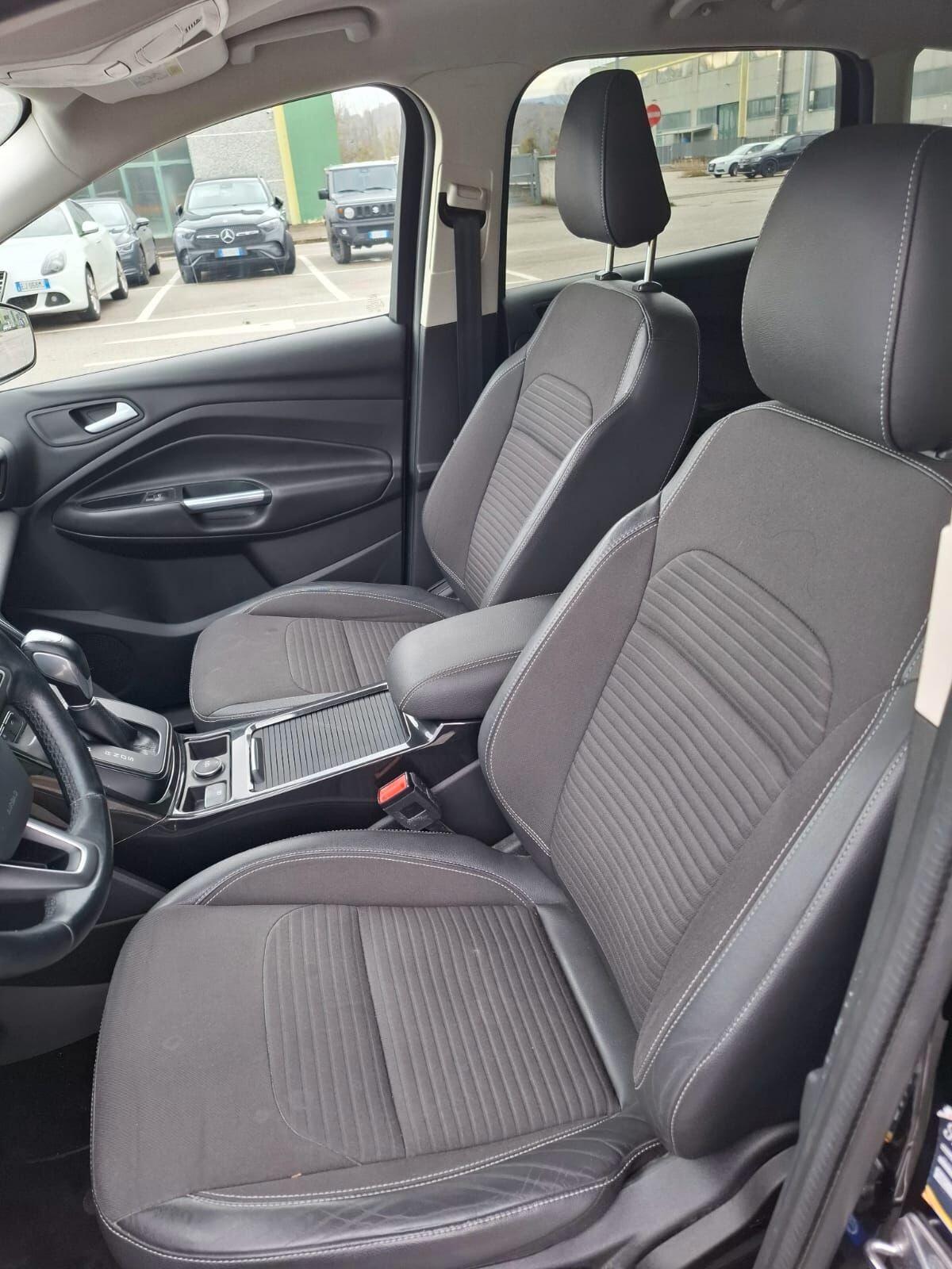 Ford Kuga 2.0 TDCI 150 CV S&S 4WD Powershift Titanium
