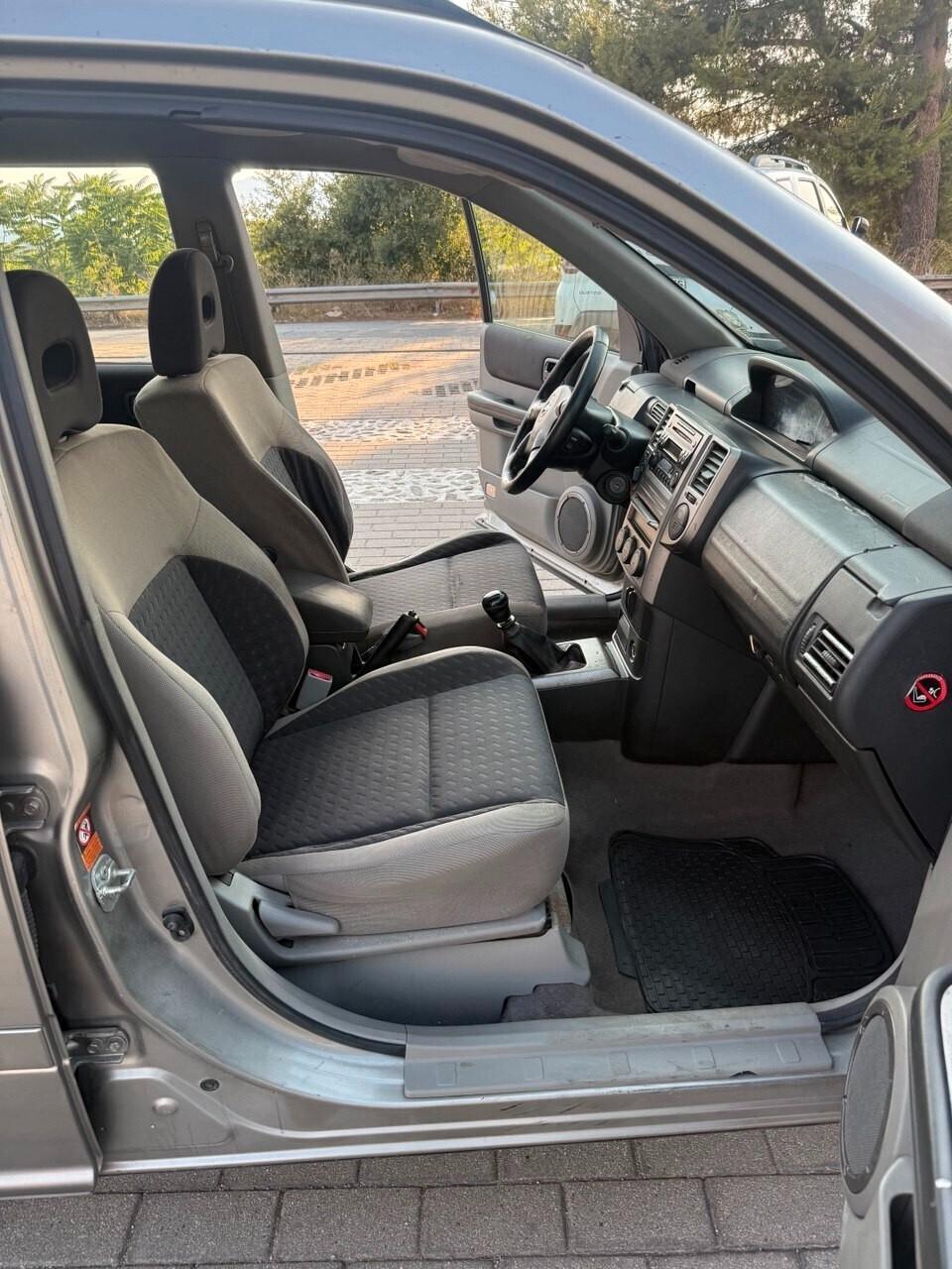 Nissan X-Trail 2.2 dCi 4x4 bloccaggio