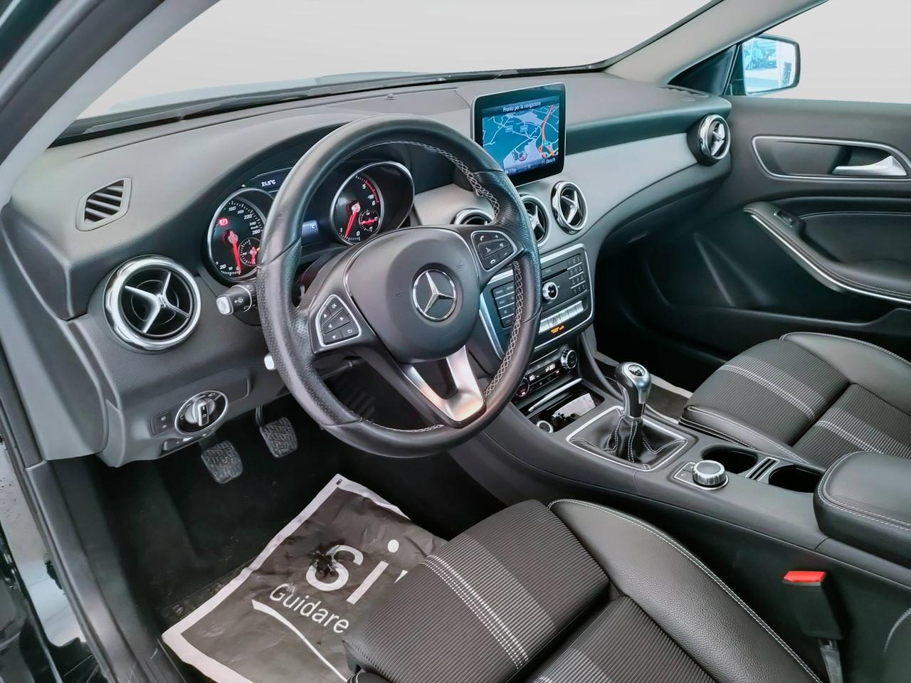 Mercedes-Benz GLA-X156 2017 - GLA 200 d Sport