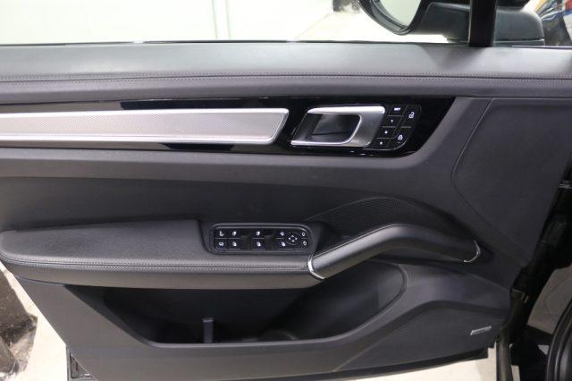 PORSCHE Cayenne 3.0 V6 E-Hybrid Platinum Edition