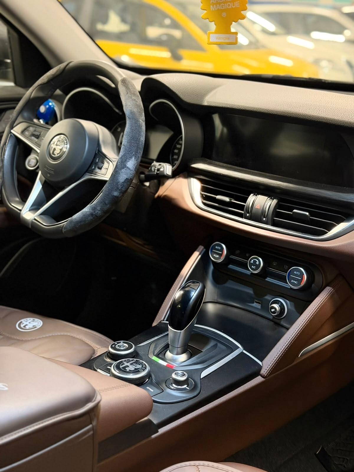 Alfa Romeo Stelvio 2.2 Turbodiesel 180 CV AT8 RWD Business