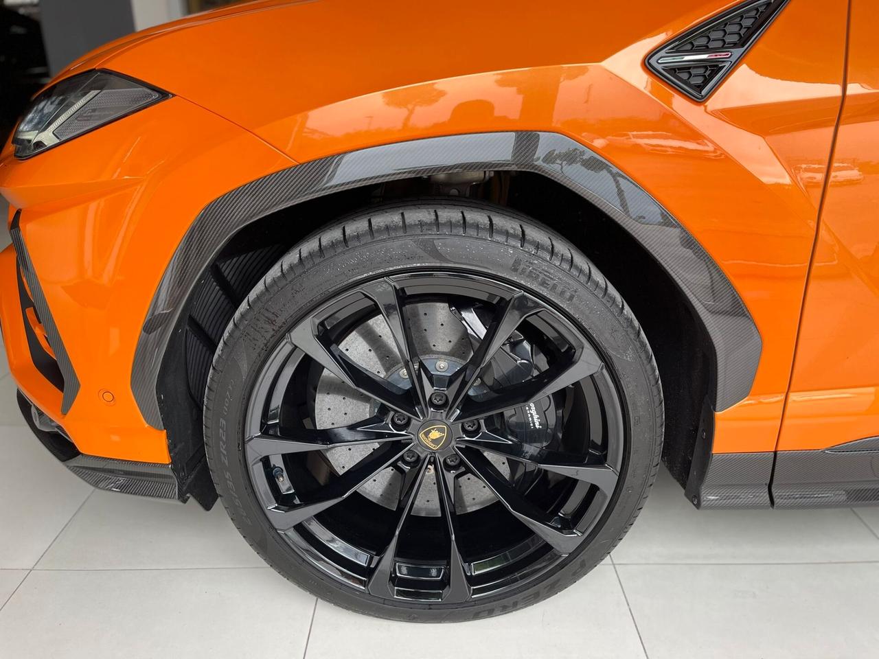 Lamborghini Urus 650cv PACCHETTO CARBONIO