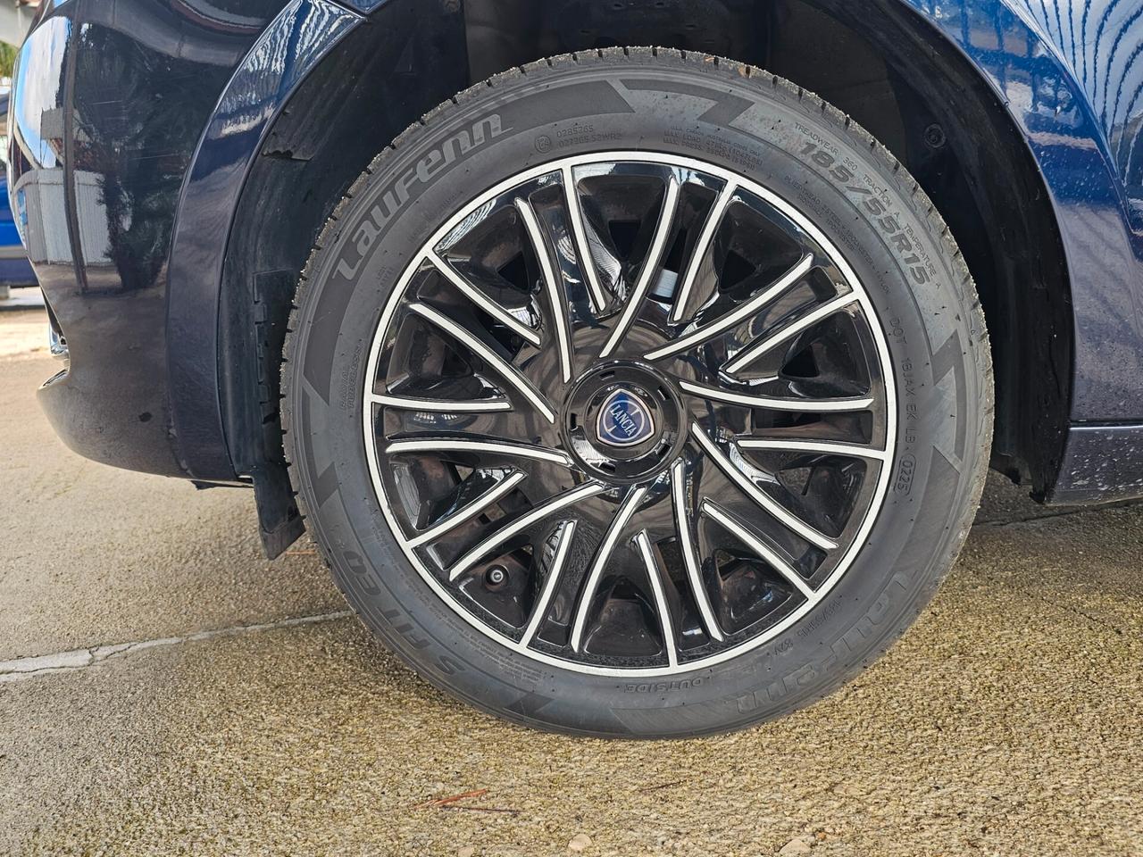 Lancia Ypsilon 1.2 69 CV 5 porte GPL Ecochic Elefantino Blu