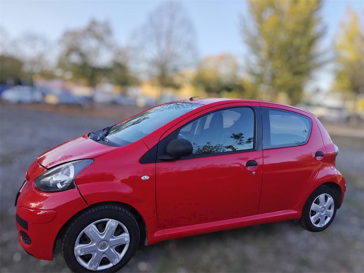 TOYOTA AYGO 1.0 benzina - POCHI KM - 2011