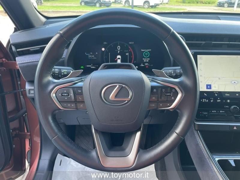 Lexus LBX Hybrid Cool