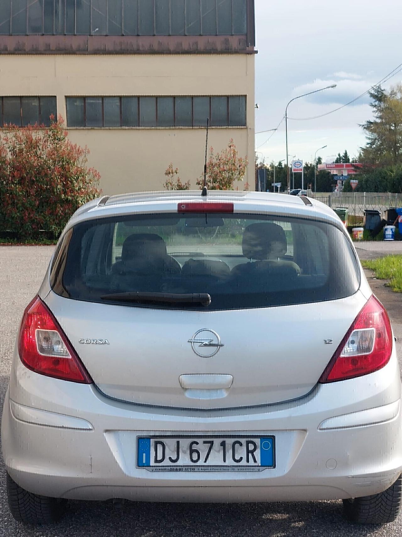 Opel Corsa 1.2 5 porte Easytronic Cosmo