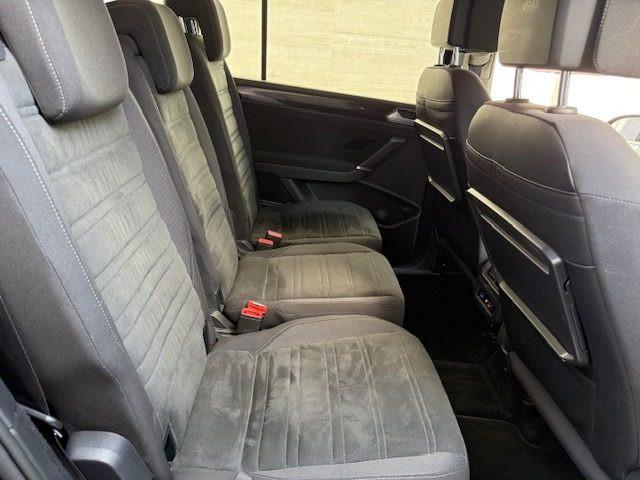 VOLKSWAGEN Touran 1.6 TDI 115 CV SCR DSG BlueMotion Tech. 7 POSTI