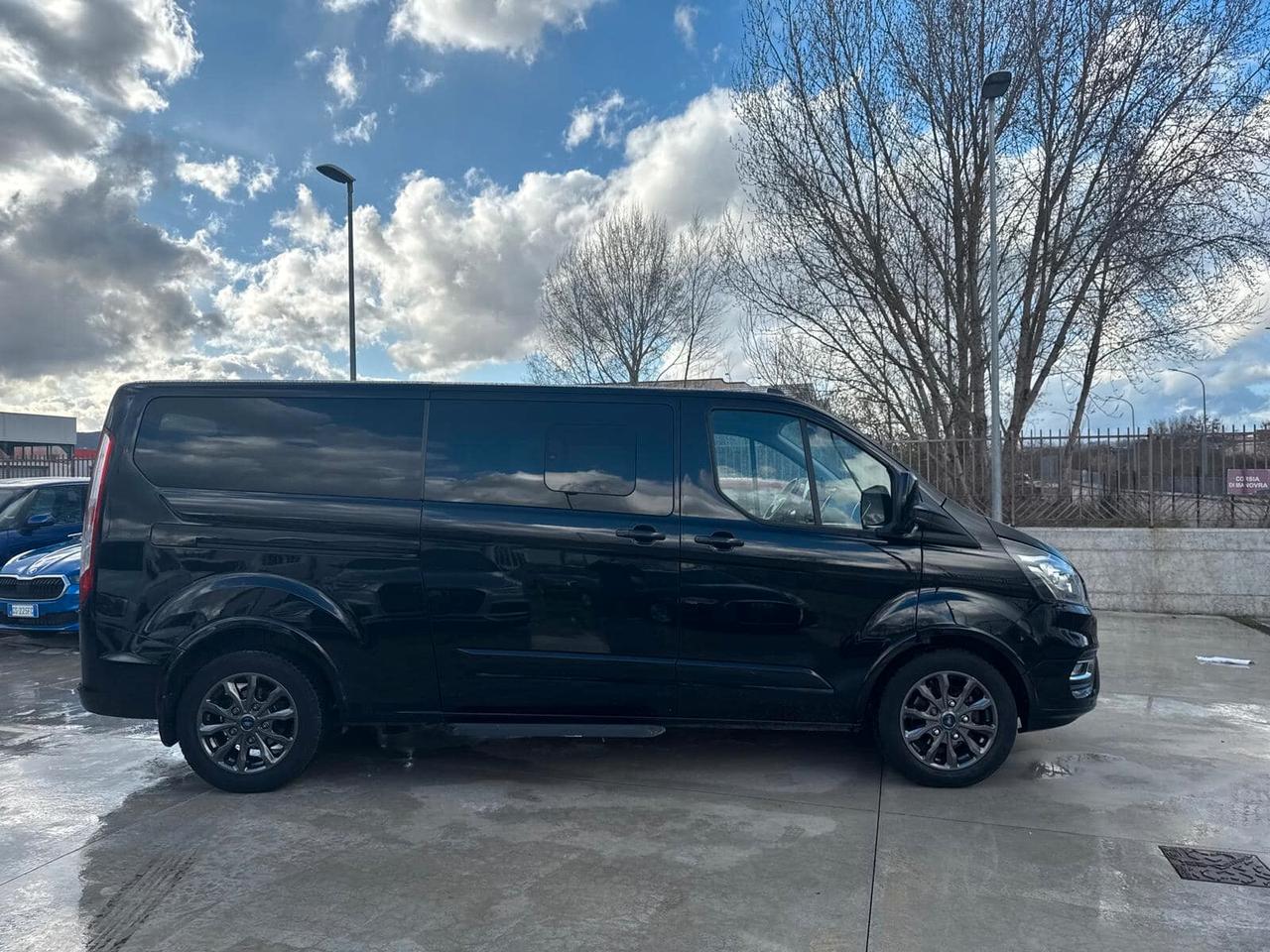 Ford Tourneo Custom 2.0 TDCi 185CV aut. PL Titanium