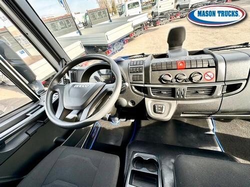 IVECO EUROCARGO 75-210 P, furgonato con sponda, 2021, km 57.000