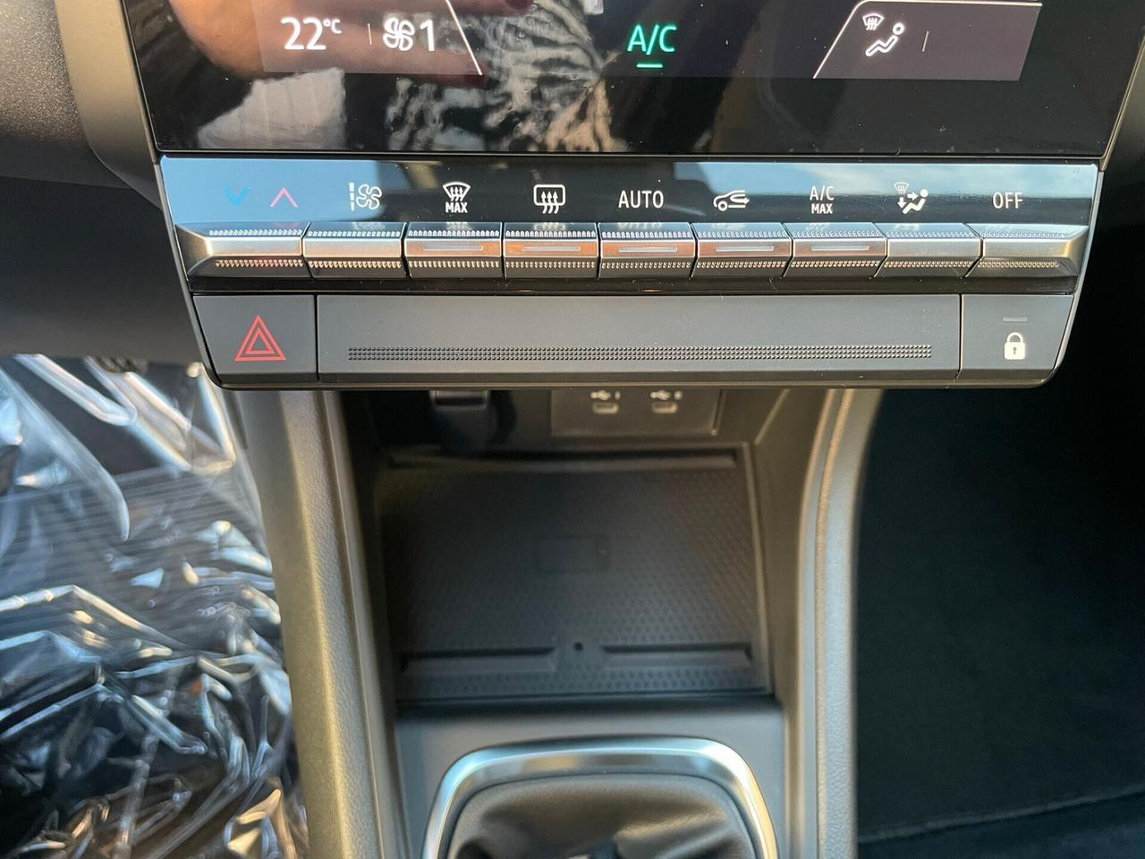 Renault Captur MITSUBISHI 1.3 MHEV INVITE