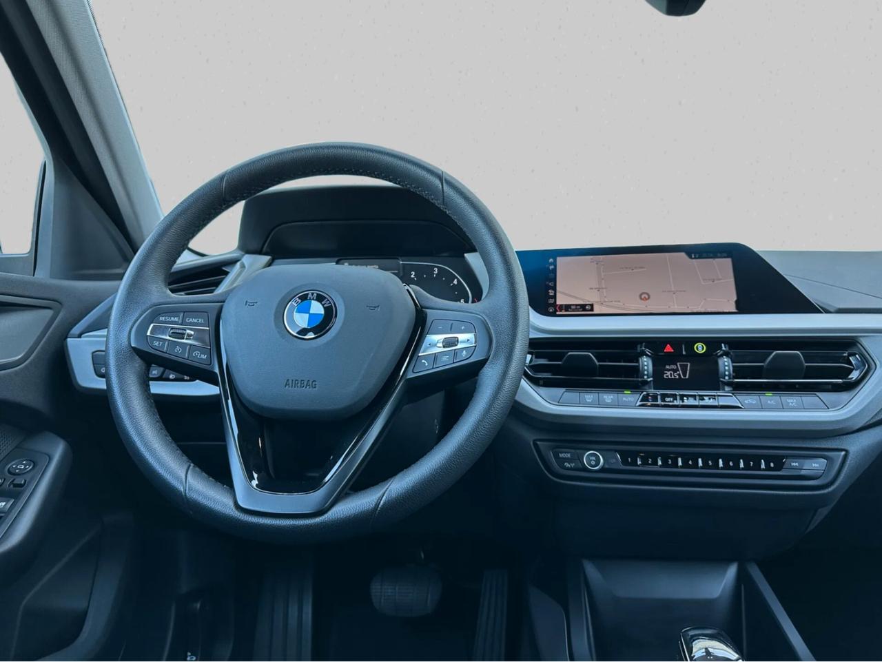 BMW 116d Automatica, Navi, Fari LED, Neopatentati
