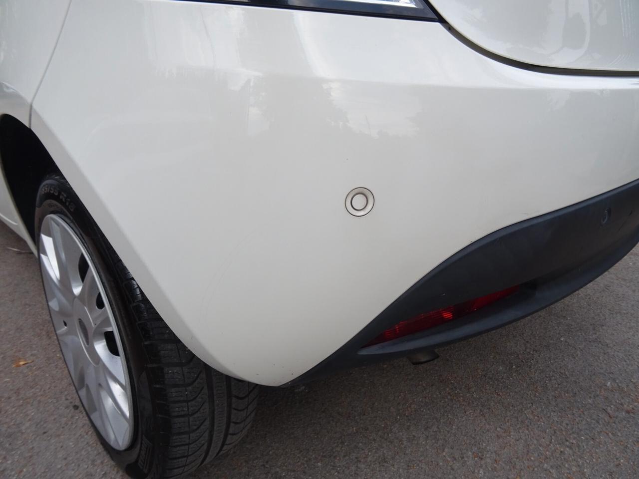 Lancia Ypsilon 1.2 69 CV 5p Platinum TETTO APRIBILE