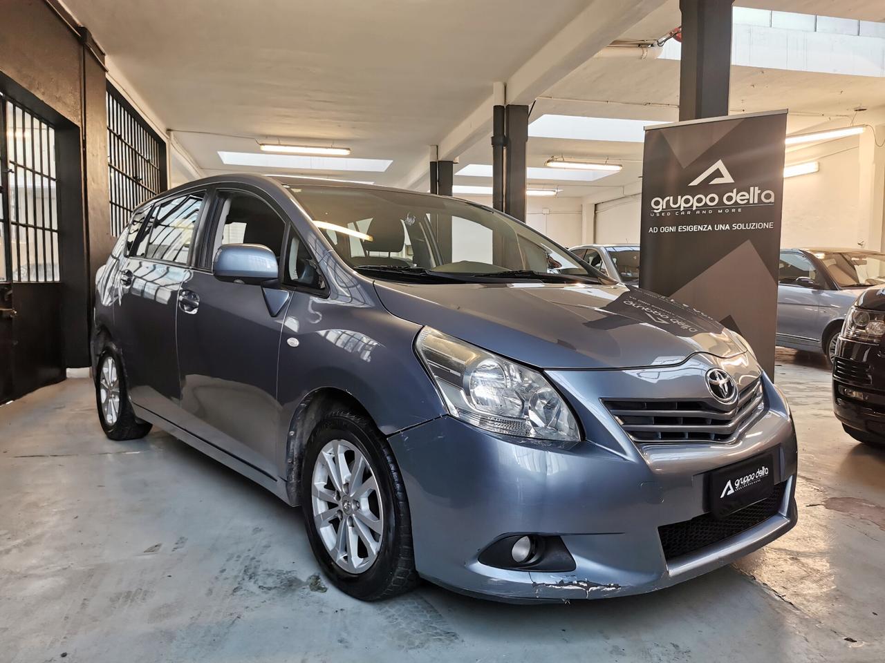 Toyota Verso 2.0 D Style 7 POSTI EURO 5 GARANZIA 12 MESI