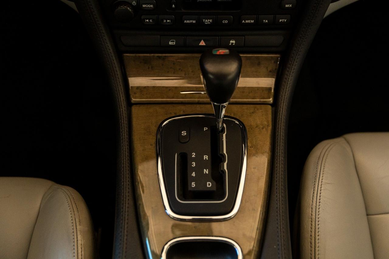 Jaguar S-Type (X202) 4.2 V8 32V cat R