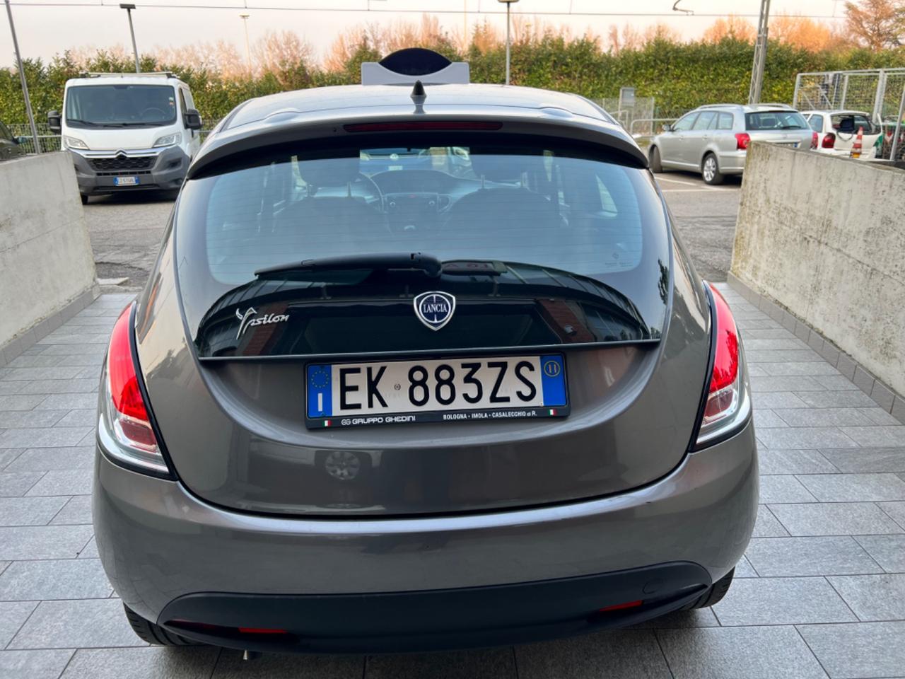 Lancia Ypsilon 1.2 69 CV 5 porte S&S Platinum