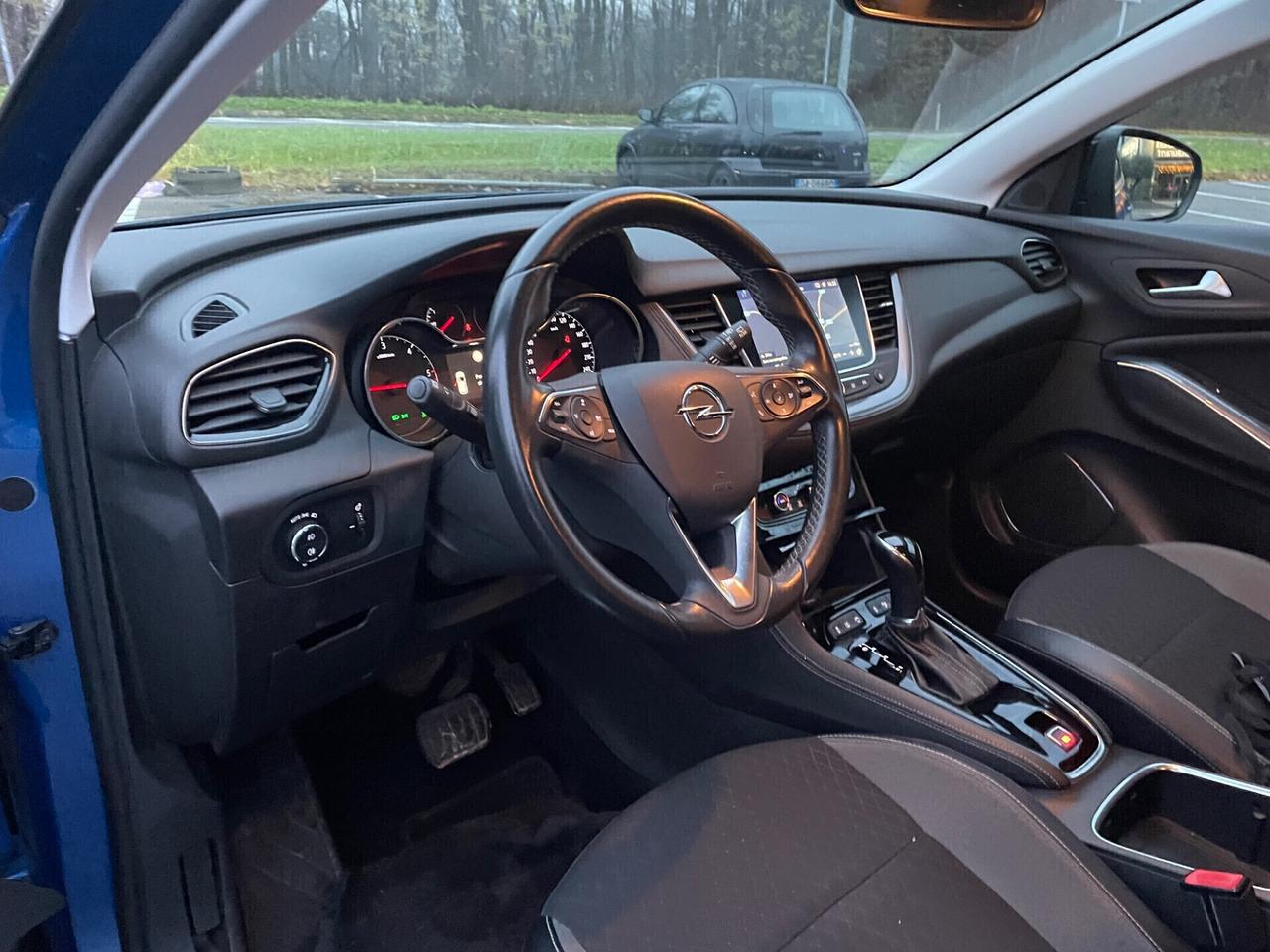 Opel Grandland X 1.6 diesel Ecotec*Automatik*Navi*Neopatnetati*