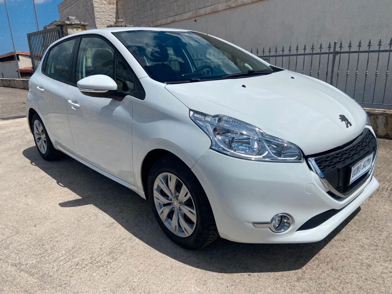 Peugeot 208 1.4 HDi 68 CV 5 porte Allure