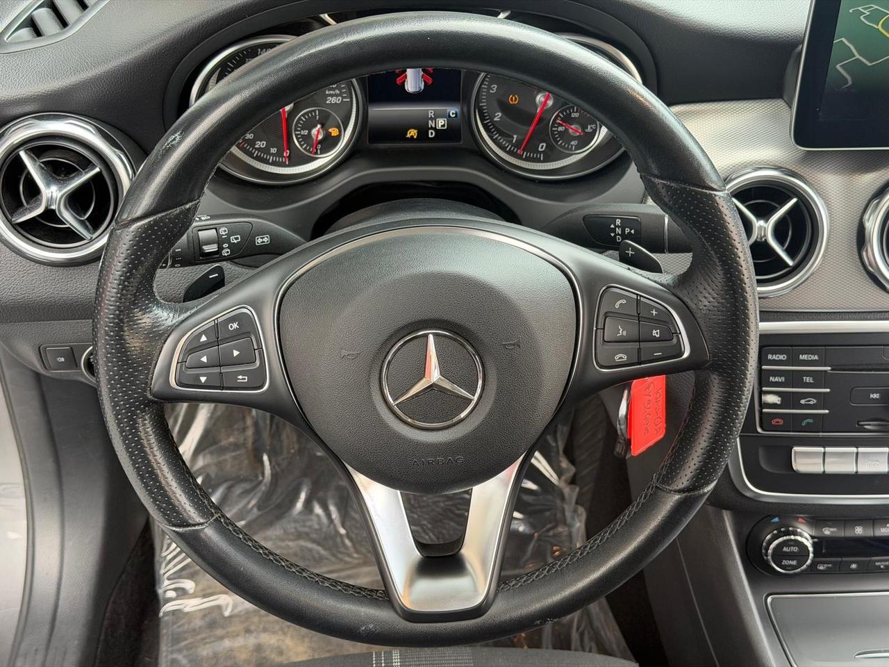 Mercedes-benz GLA 180 Premium