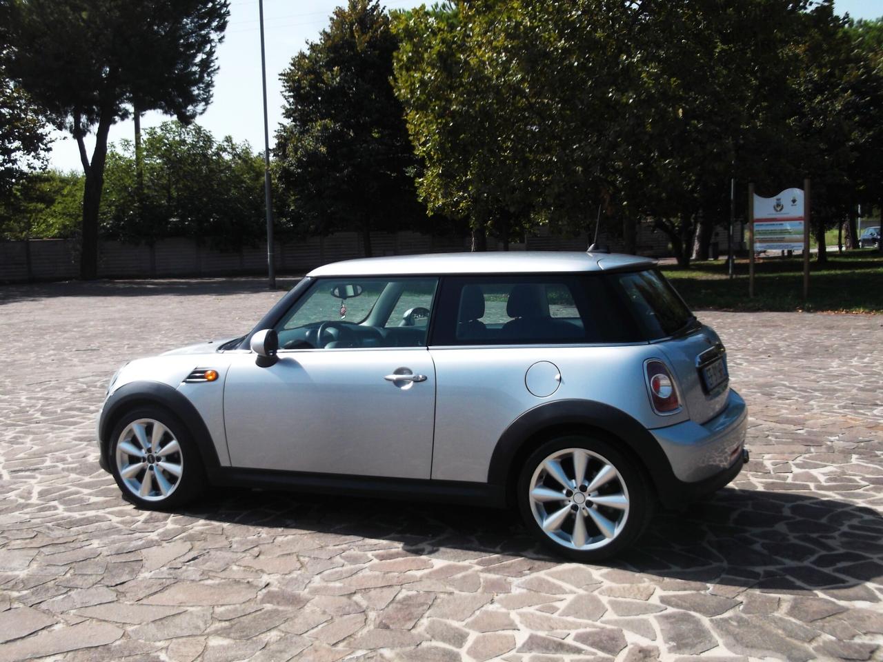 Mini Cooper D 1.6 Tdi Neopatentati 2010
