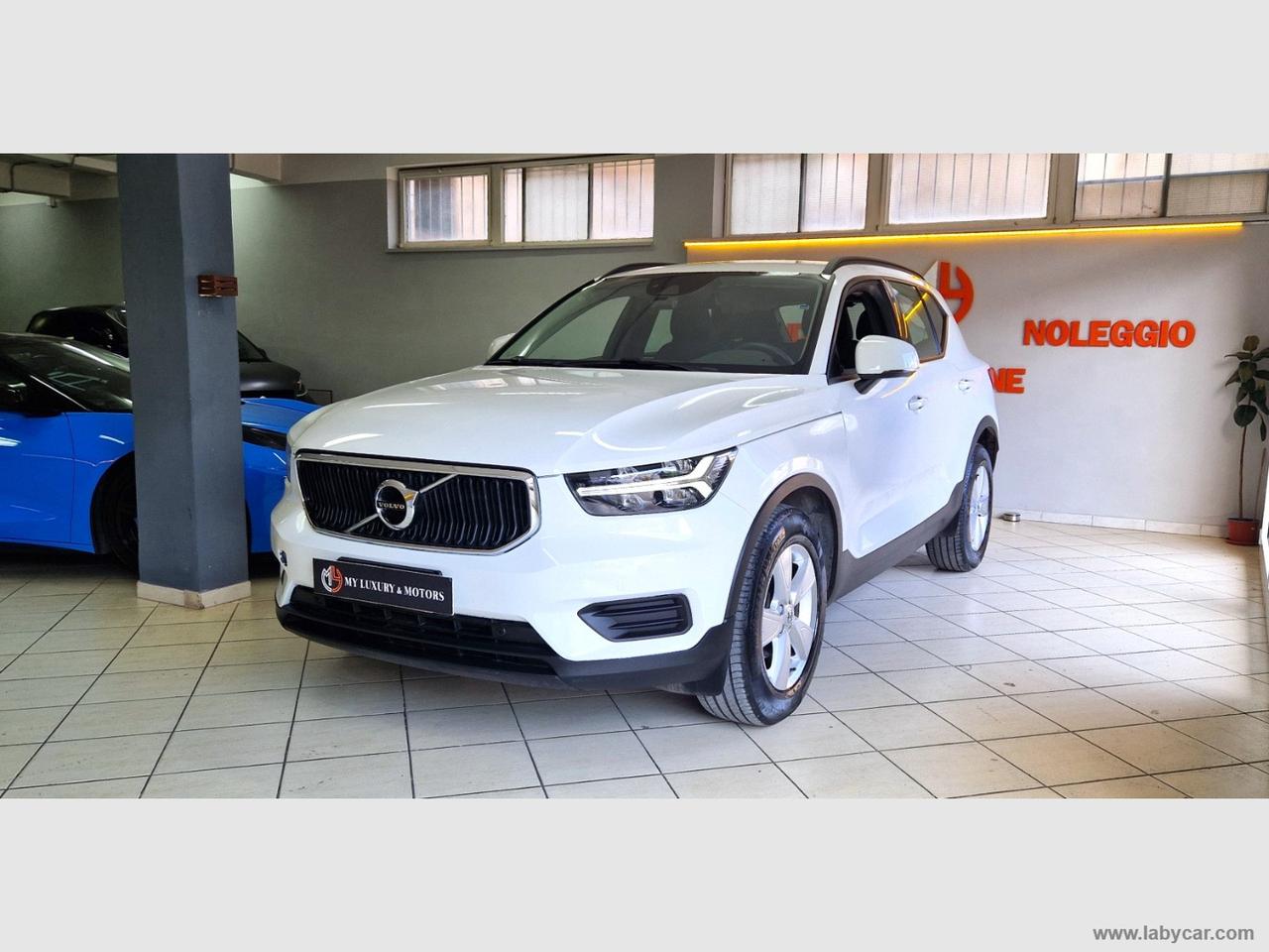 VOLVO XC40 T2 Geartronic Momentum Core CERT*UNIPRO