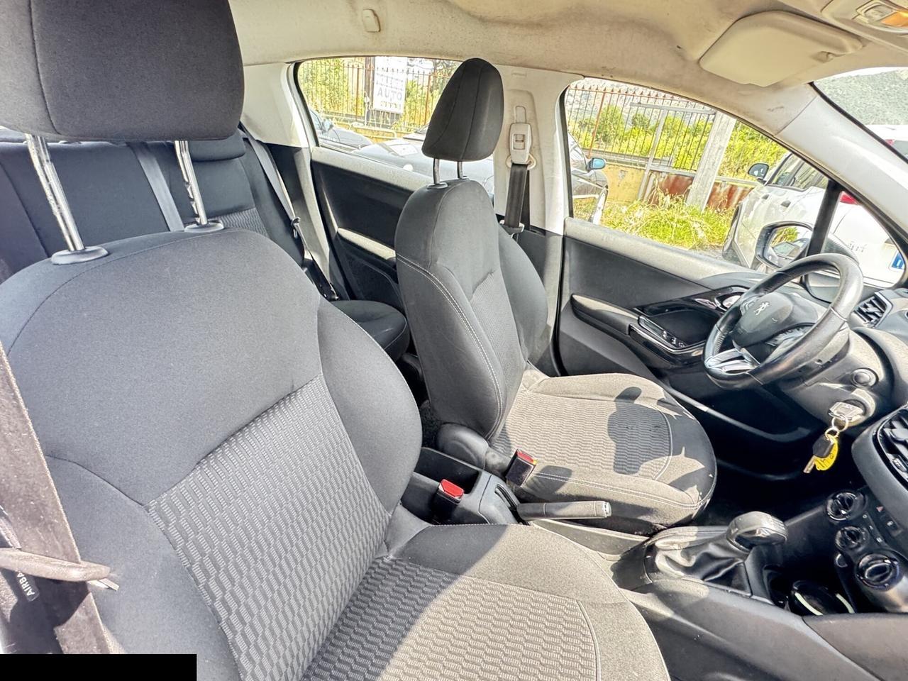 PEUGEOT 208 1.2 BENZINA ADATTA NEOPATENTATI