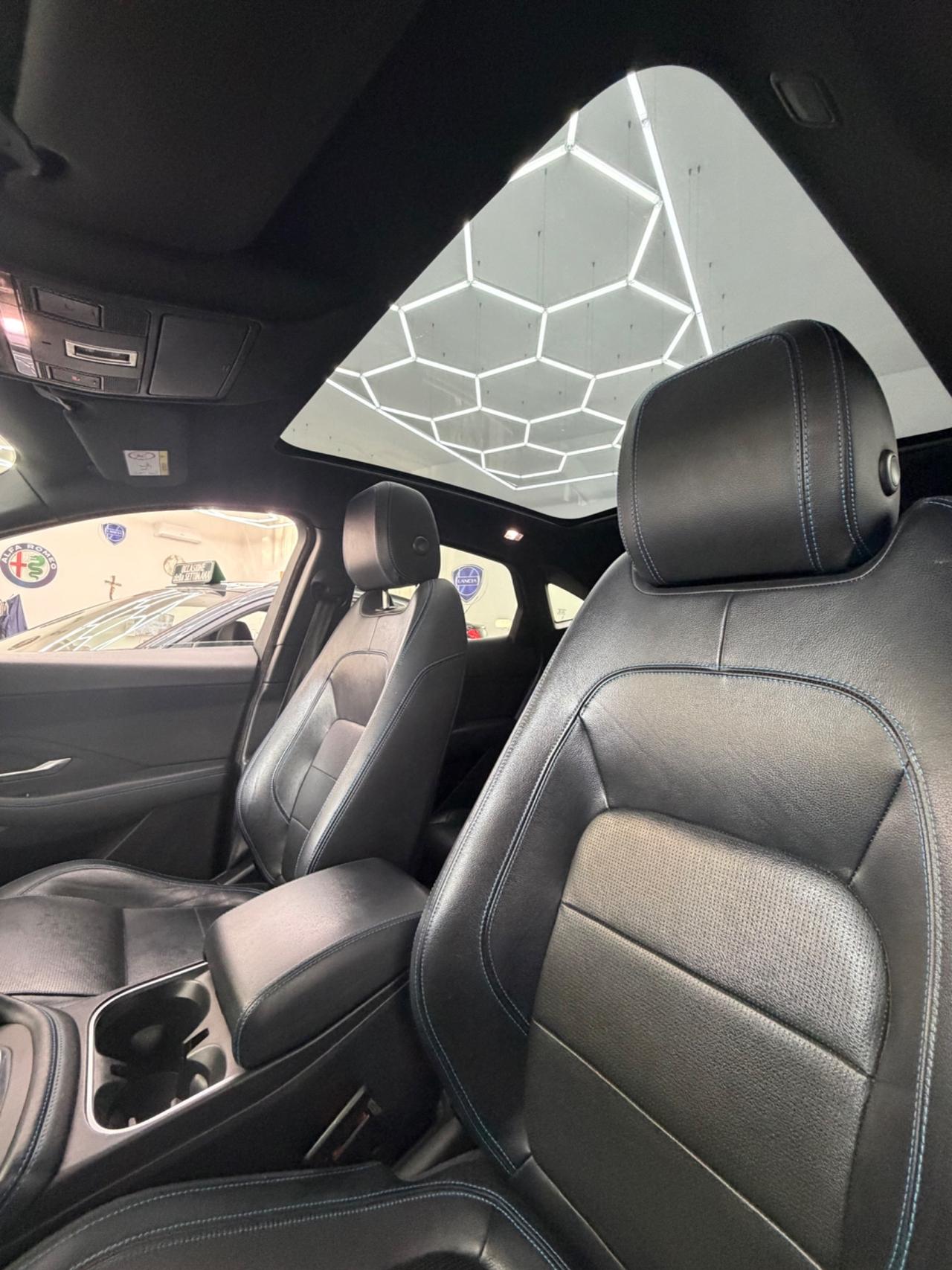Jaguar E-Pace 2.0D 180 CV AWD aut. R-Dynamic HSE