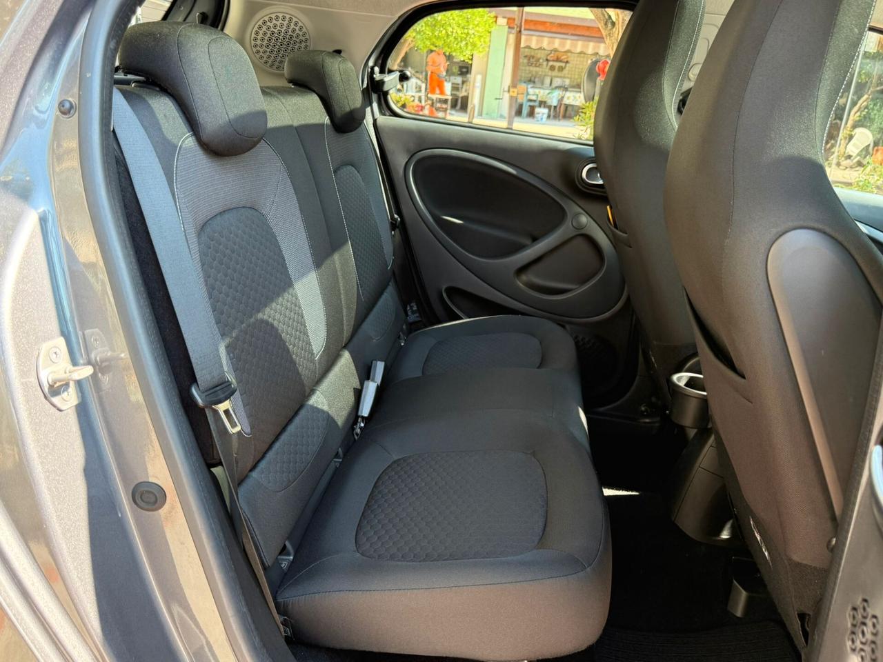 Smart ForFour EQ Pulse Tetto pan.