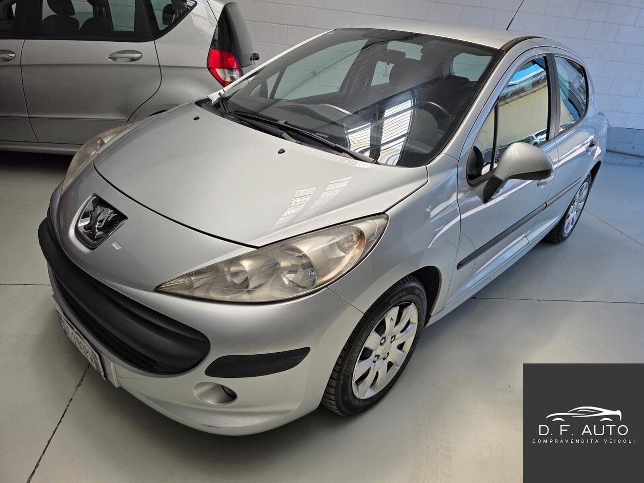 Peugeot 207 1.4 88CV 5p. XT