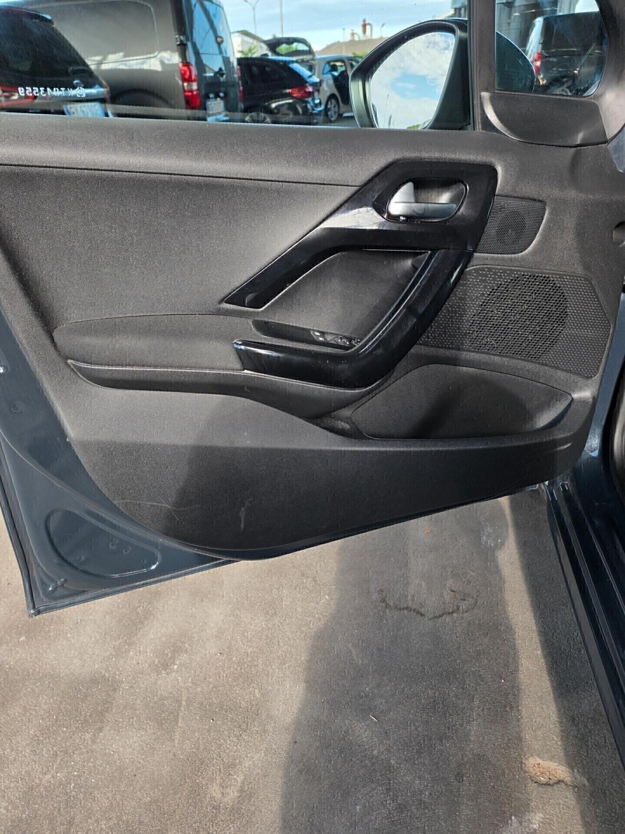 Peugeot 208 pochi km 2019 FINANZIABILE