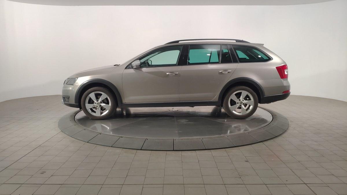 SKODA Octavia 2.0 Tdi Cr 150 Cv 4X4 Dsg Wagon Scout