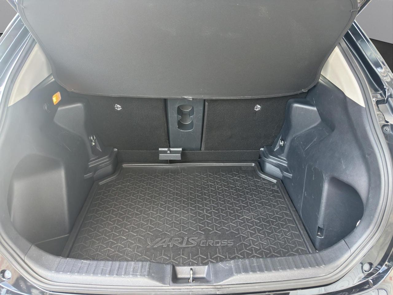 Toyota Yaris Cross 1.5h Lounge fwd 116cv e-cvt