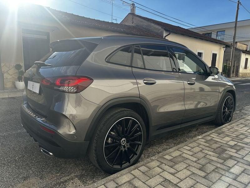 Mercedes-Benz GLA GLA 180D in allestimento Premium / AMG Line