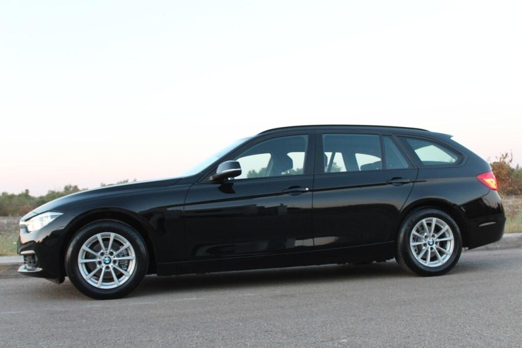 BMW 318d Touring Aut. *RETROCAMERA *FULL LED