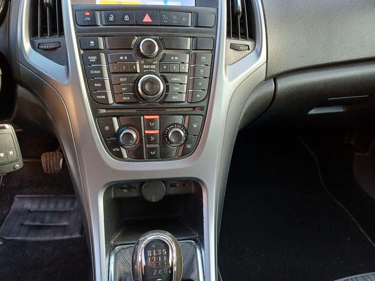 Opel Astra 1.4 Turbo 140CV Sports Tourer GPL Tech Elective