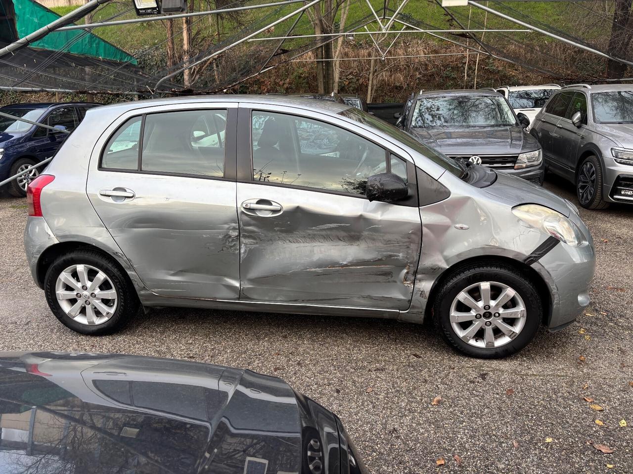 Toyota Yaris 1.3 5 porte sol OK NEOPATENTATI