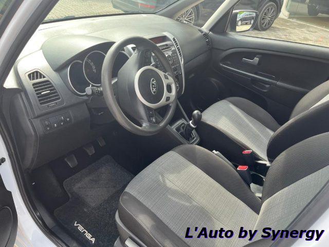 KIA Venga 1.4 CRDi 90CV Active tetto