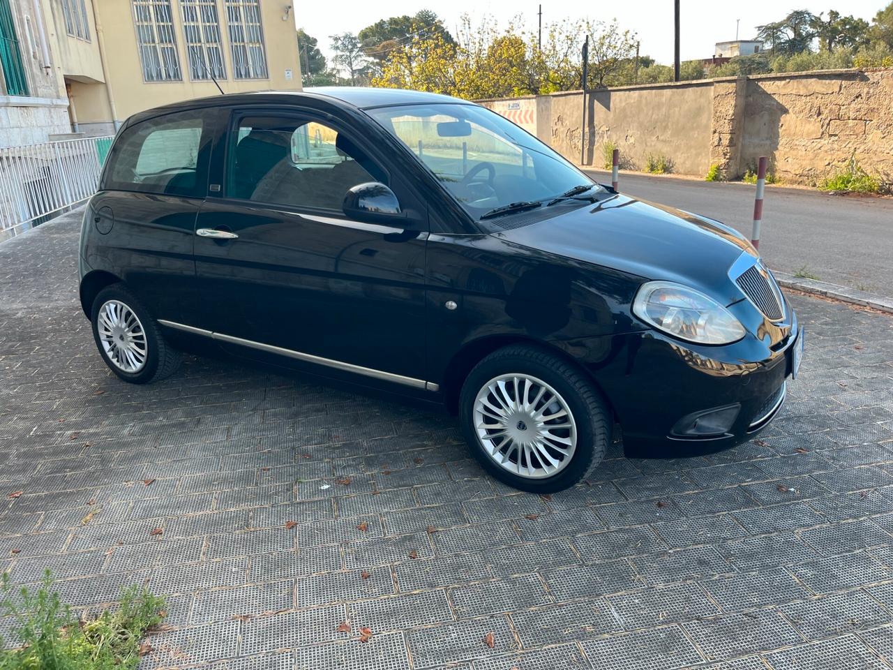 Lancia Ypsilon 1.2 69 CV Diva X NeoPatentati