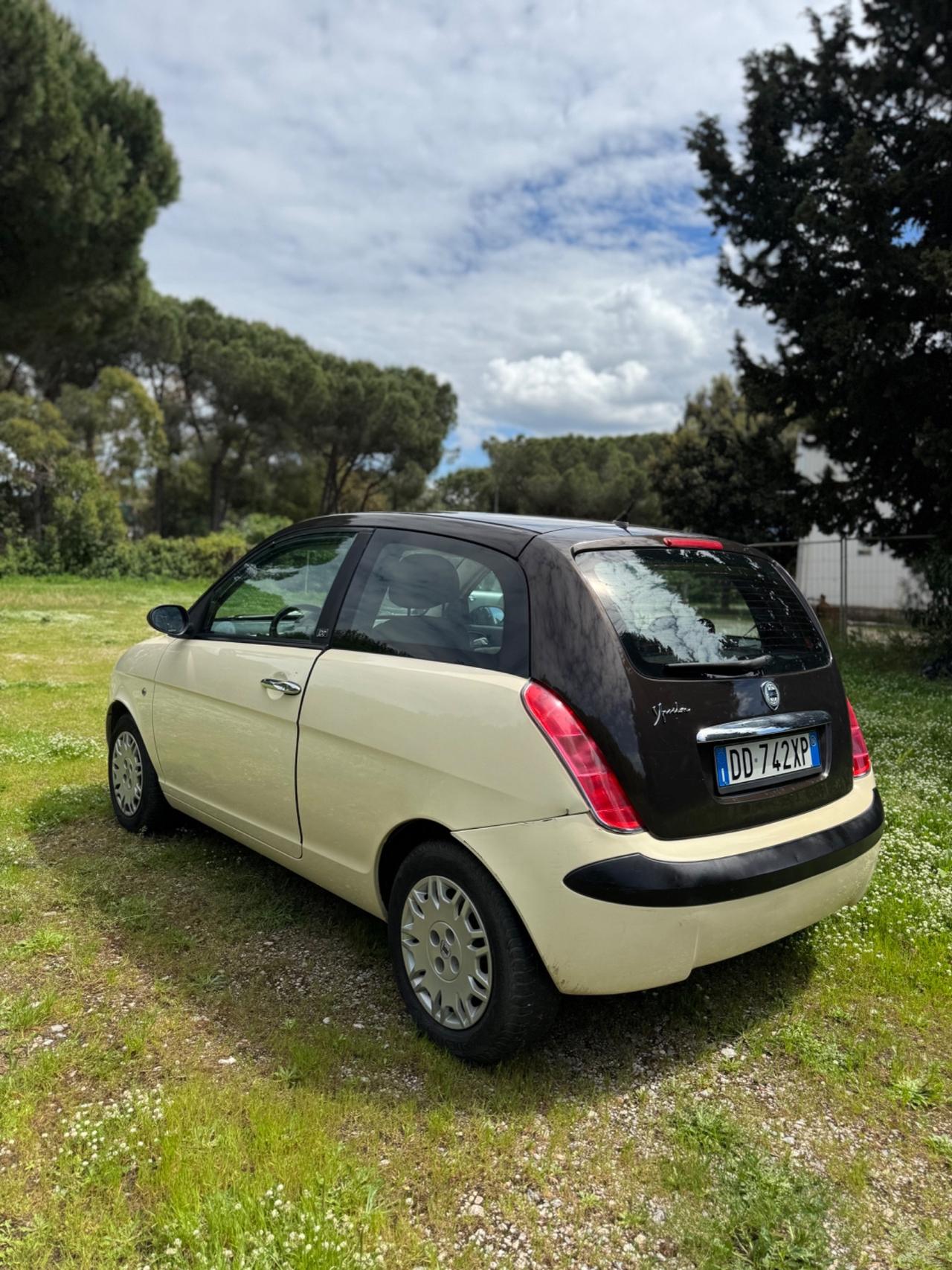 Lancia Ypsilon 1.2 Oro 100