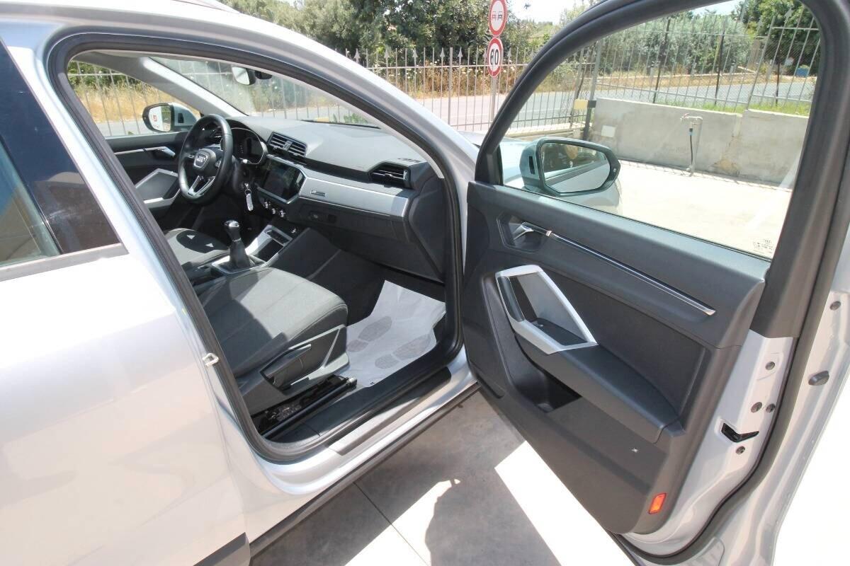 Audi Q3 35 TFSI 150cv Business 6marce|2021