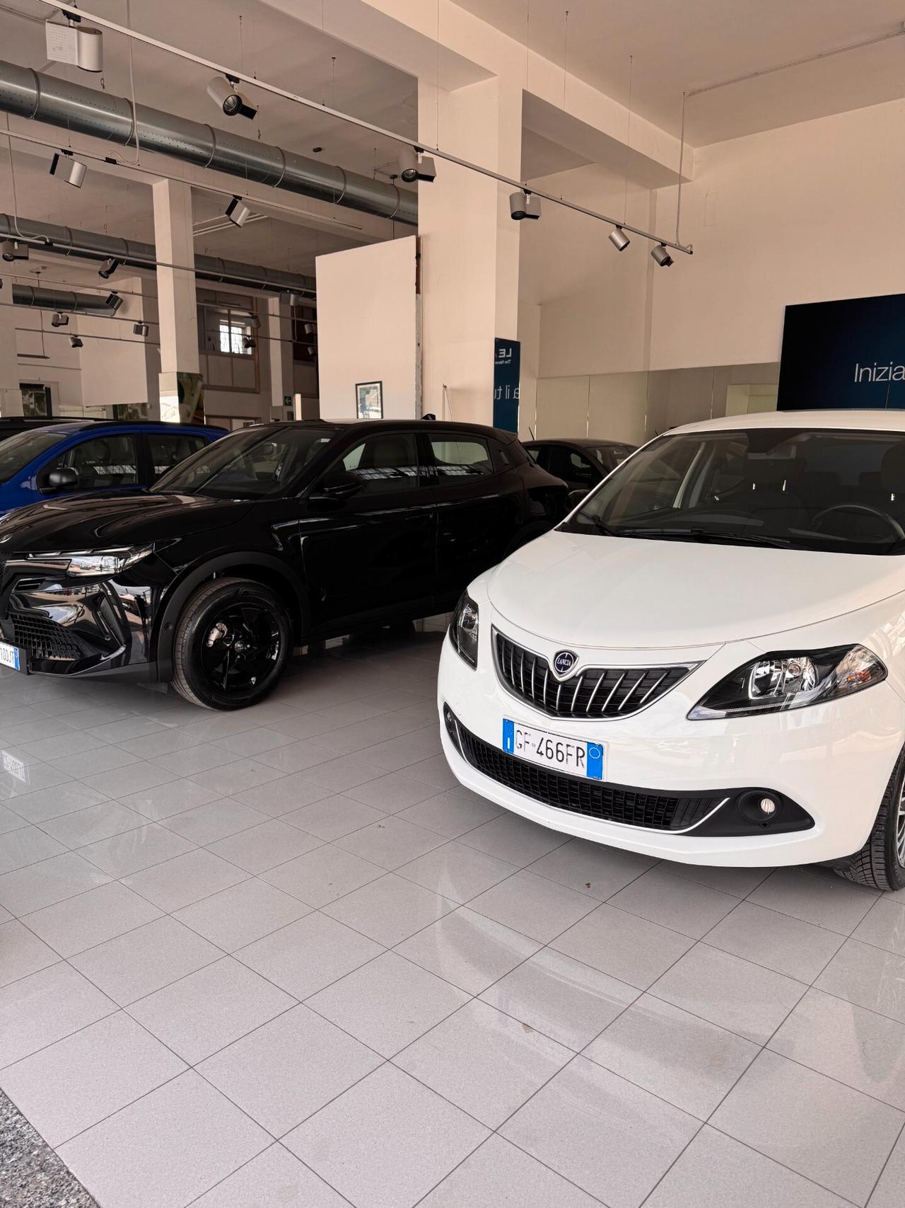 LANCIA YPSILON BZ - GPL FULL OPTIONAL IMPIANTO ORIGINALE CASA MADRE