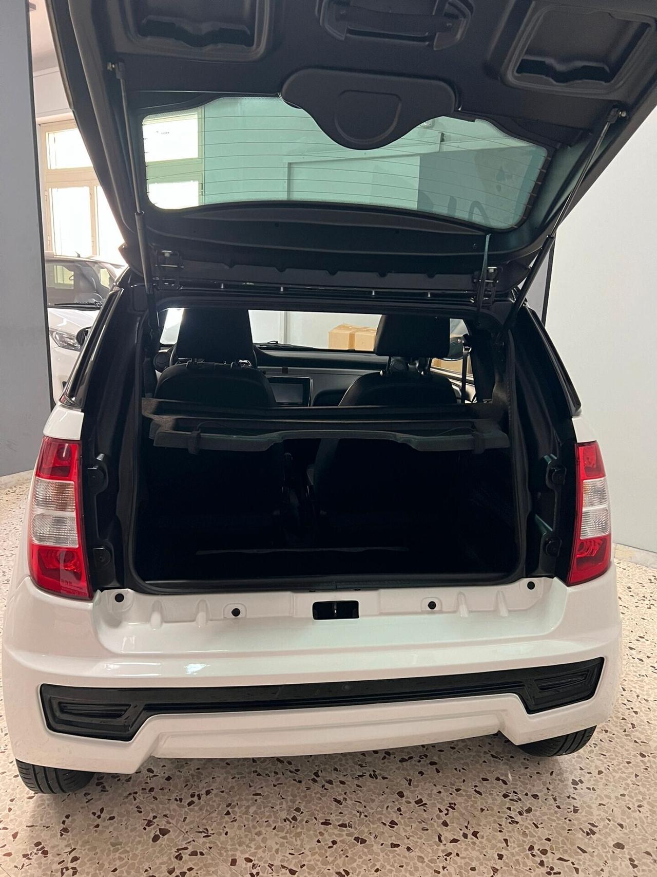 Ligier JS JS50 Progress Young B&W