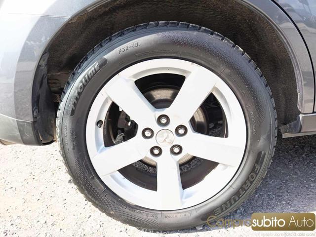 MITSUBISHI Outlander 2.0 DI-D Instyle 7 p.ti DPF