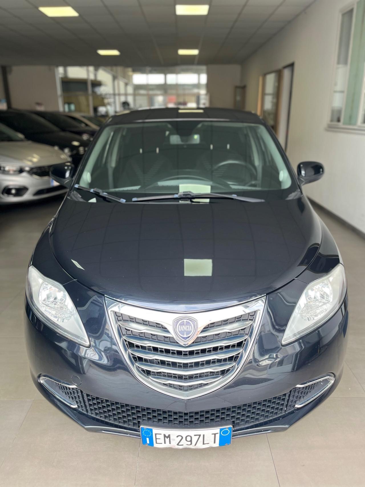 Lancia Ypsilon 1.2 69 CV 5 porte S&S Platinum