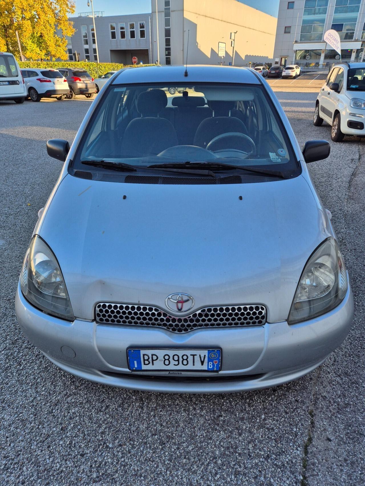 Toyota Yaris 1.0i 16V cat 5 porte