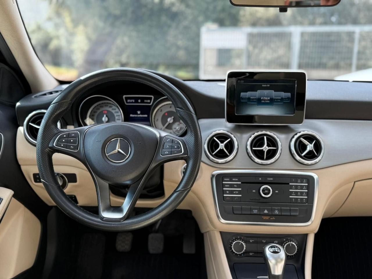 Mercedes-benz GLA 180 d Premium