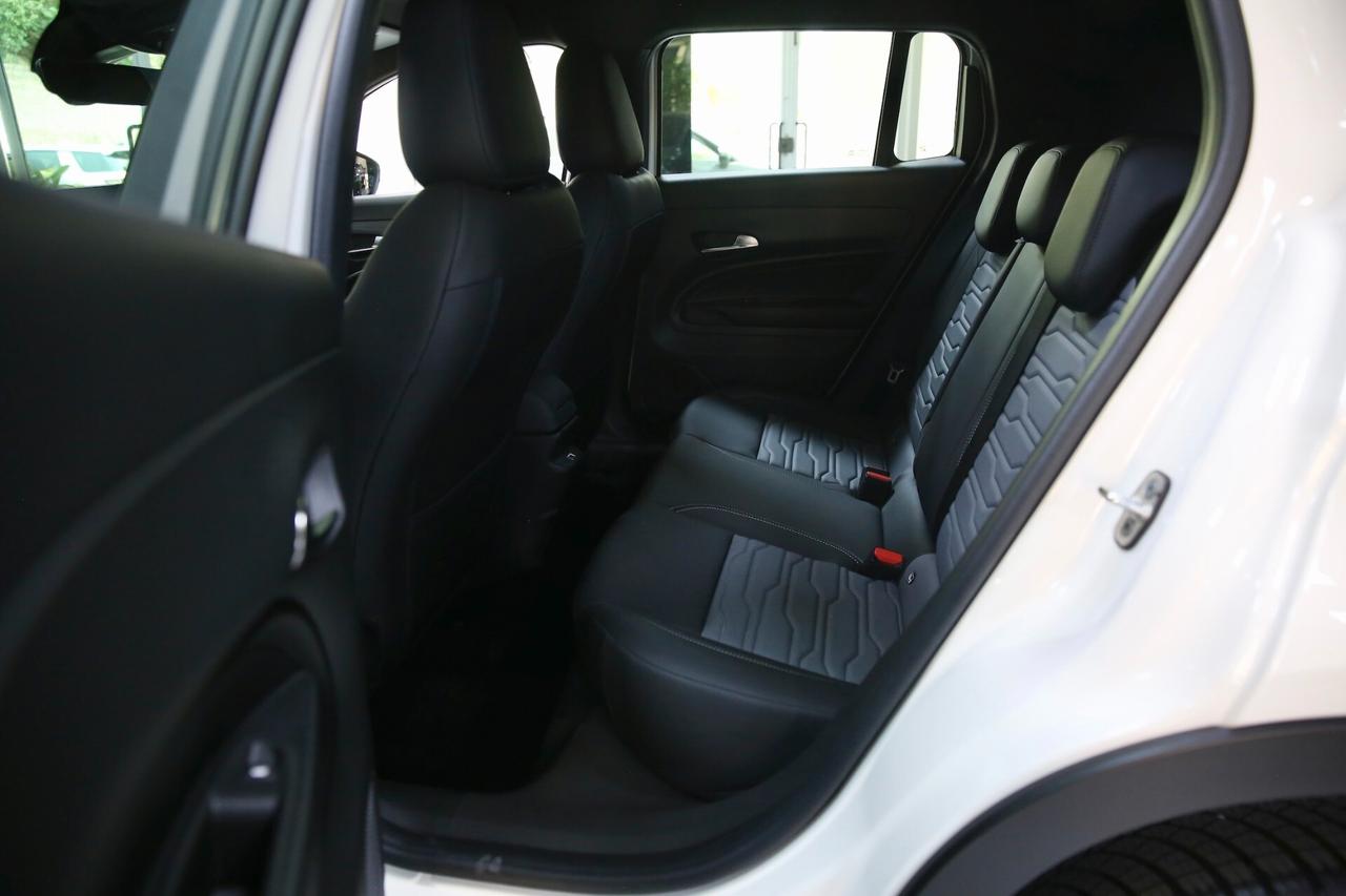 Jeep Avenger 1.2 Turbo 145 cv e-Hybrid 4xe Upland_NUOVA_KM0