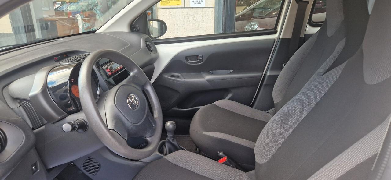 Toyota Aygo X Connect 1.0 VVT-i 72CV 5 p, TAGLINDATA