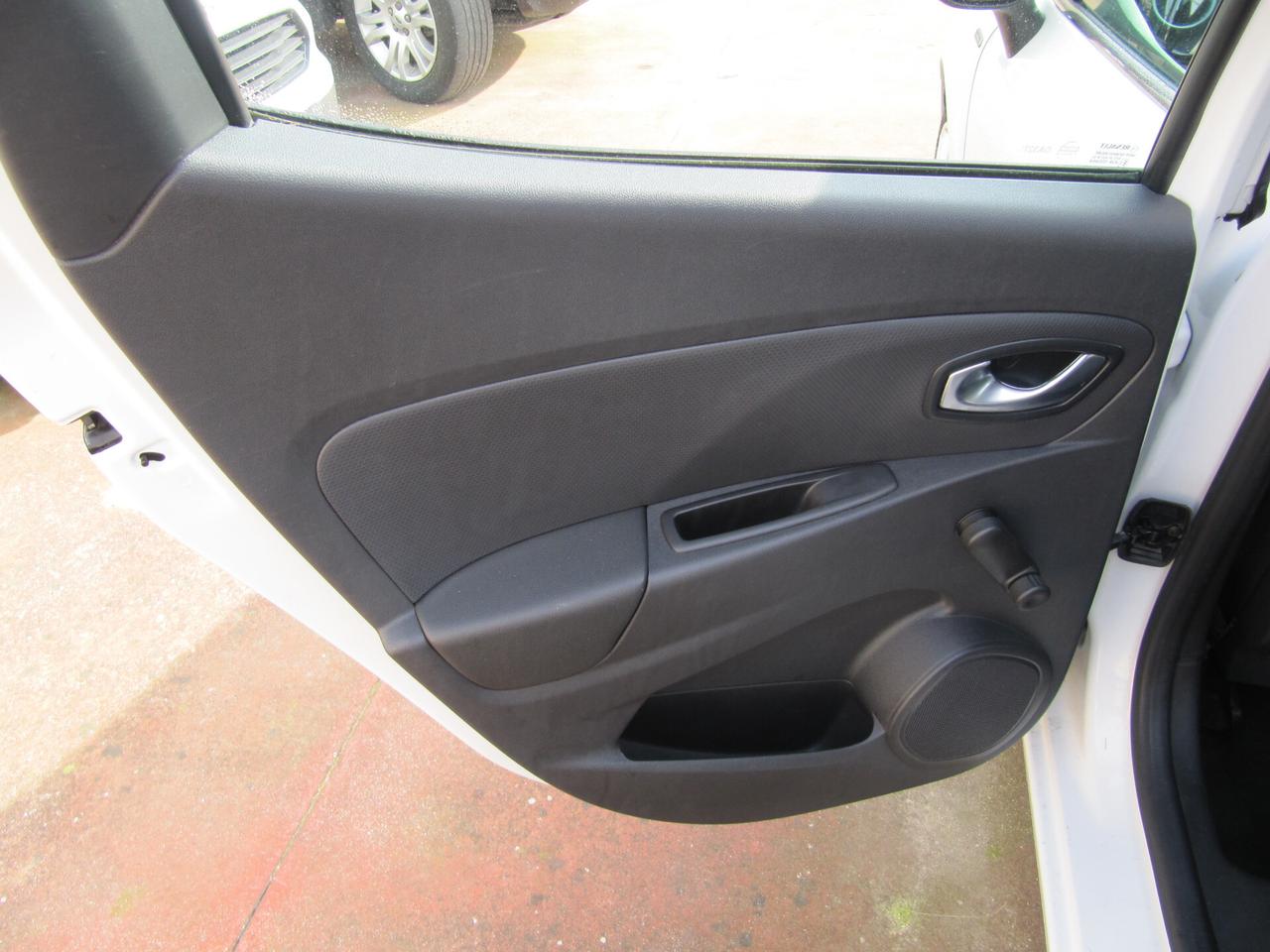 Renault Clio dCi 8V 75 CV 5 porte Duel2