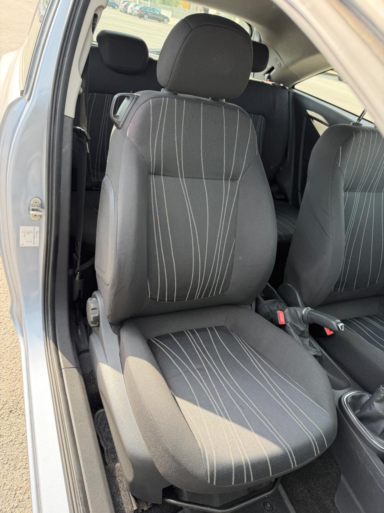 Opel Corsa 1.2 3 porte